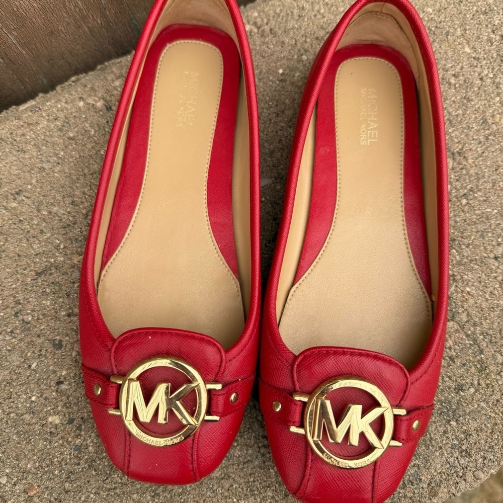 Michael Kors Women's Red Leather Flats Gold Accents Logo Shoe Size 6.5 - Picture 3 of 11